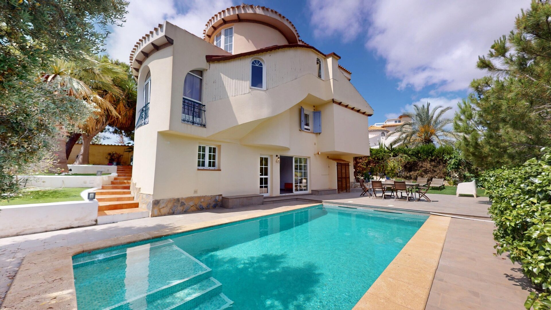 5-Bedroom Villa in Las Filipinas, Orihuela Costa - Image 1