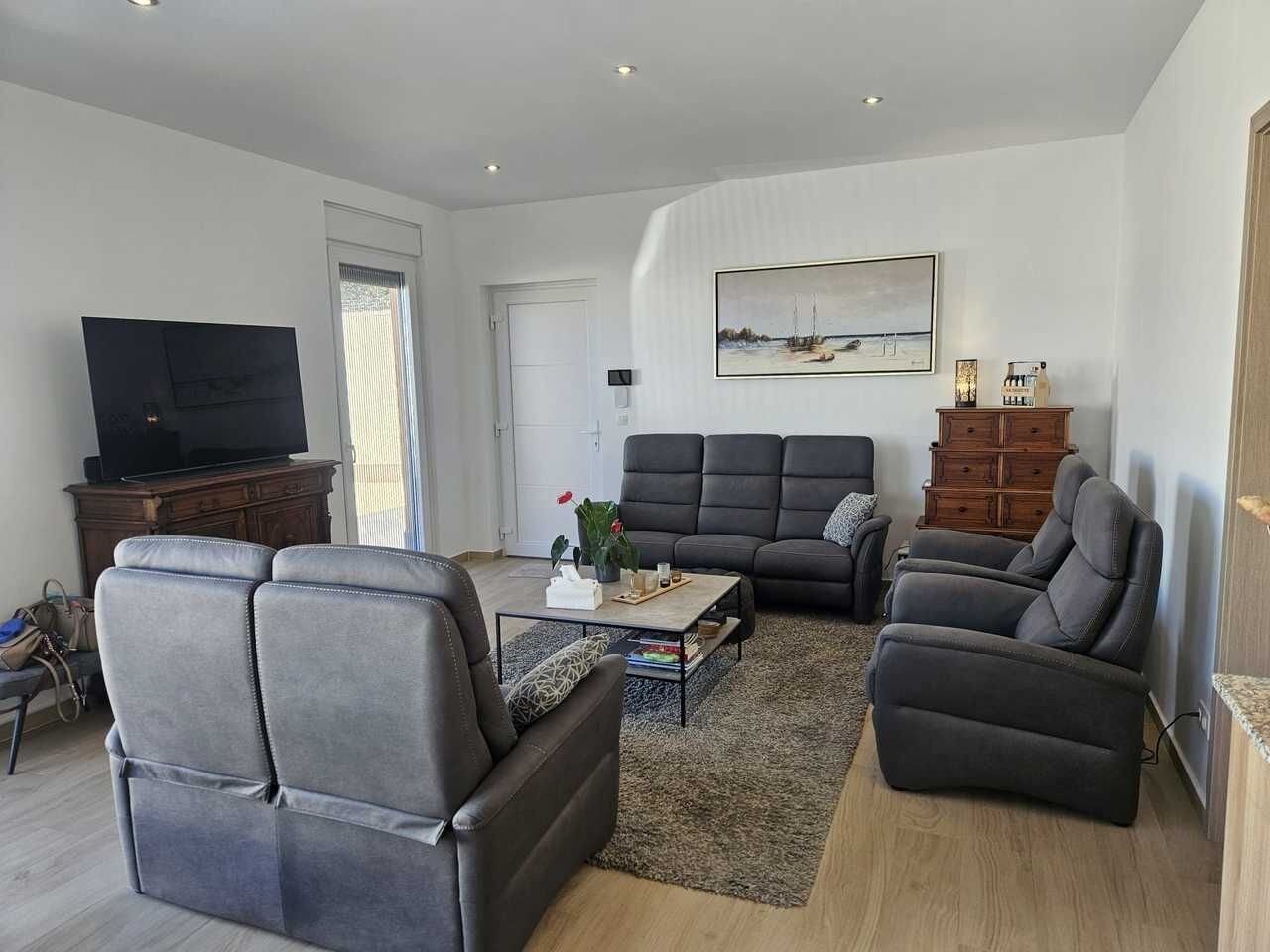 4-Bedroom Villa in La Siesta - El Salado - Torreta, Torrevieja - Image 23