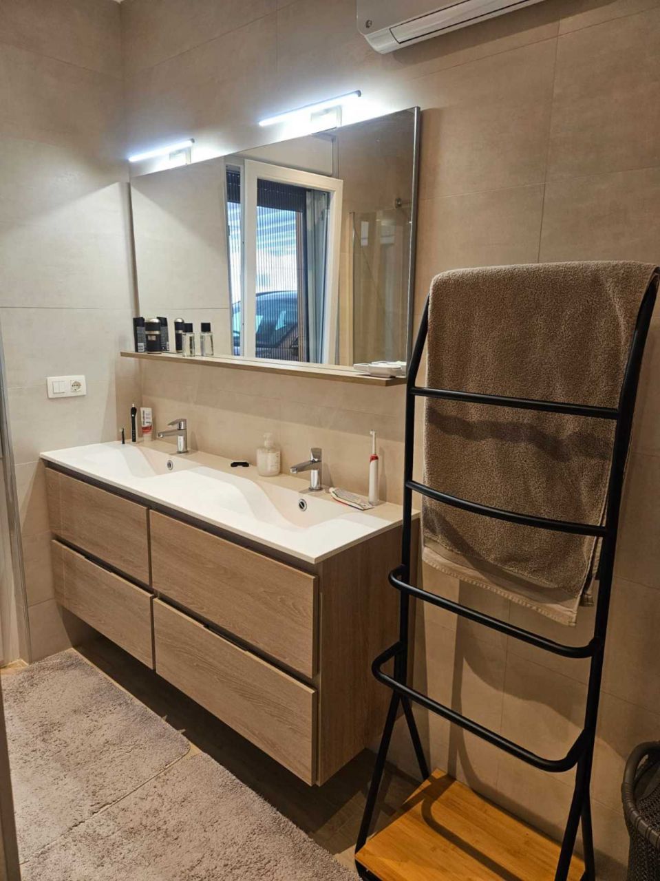 4-Bedroom Villa in La Siesta - El Salado - Torreta, Torrevieja - Image 34