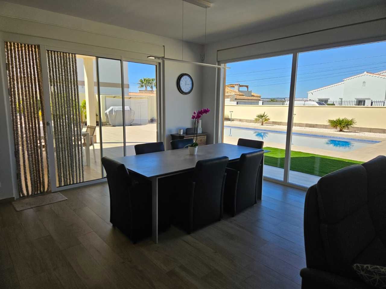 4-Bedroom Villa in La Siesta - El Salado - Torreta, Torrevieja - Image 45