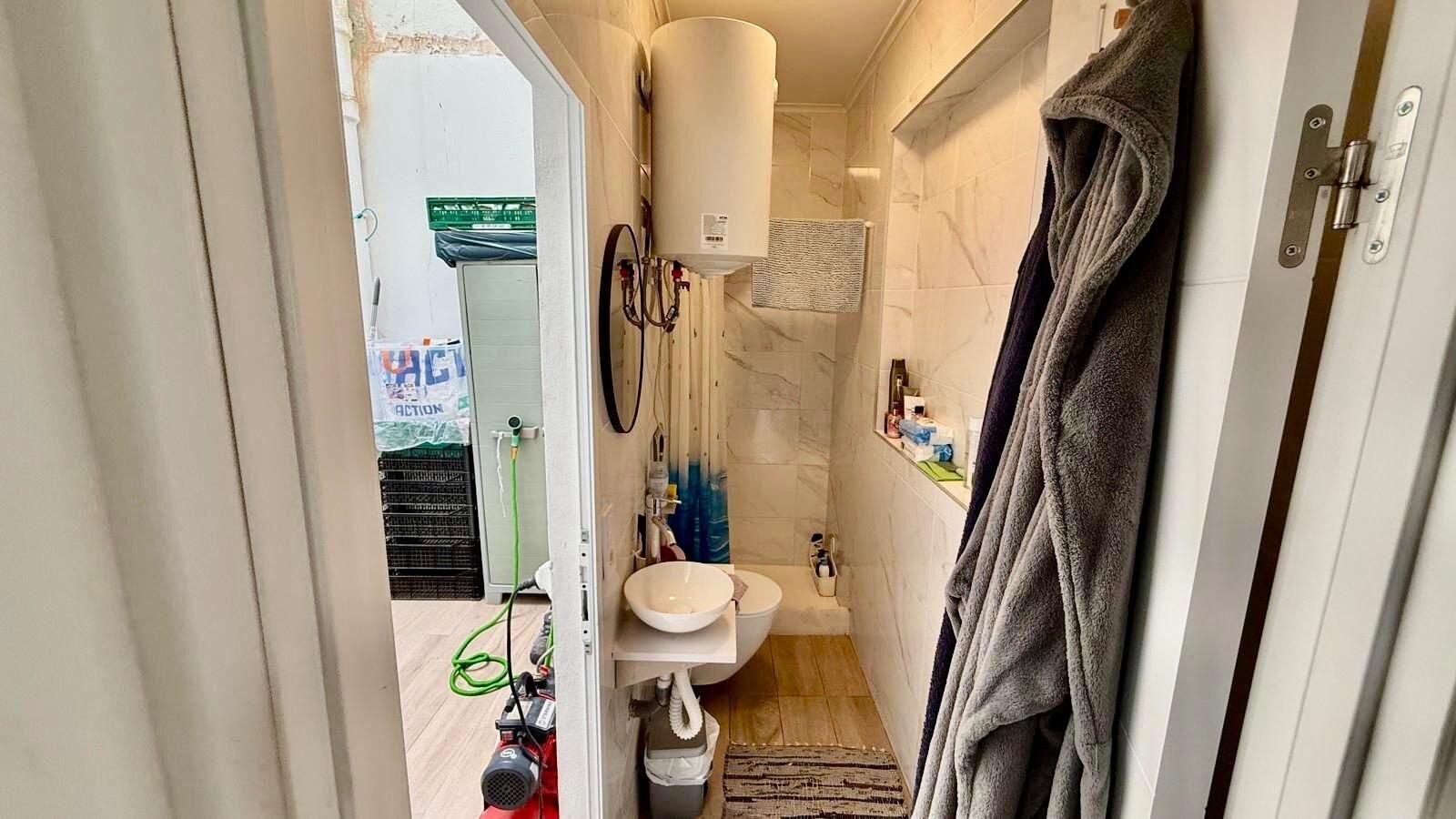 2-Bedroom Apartment in Estacion de Autobuses, Torrevieja - Image 10
