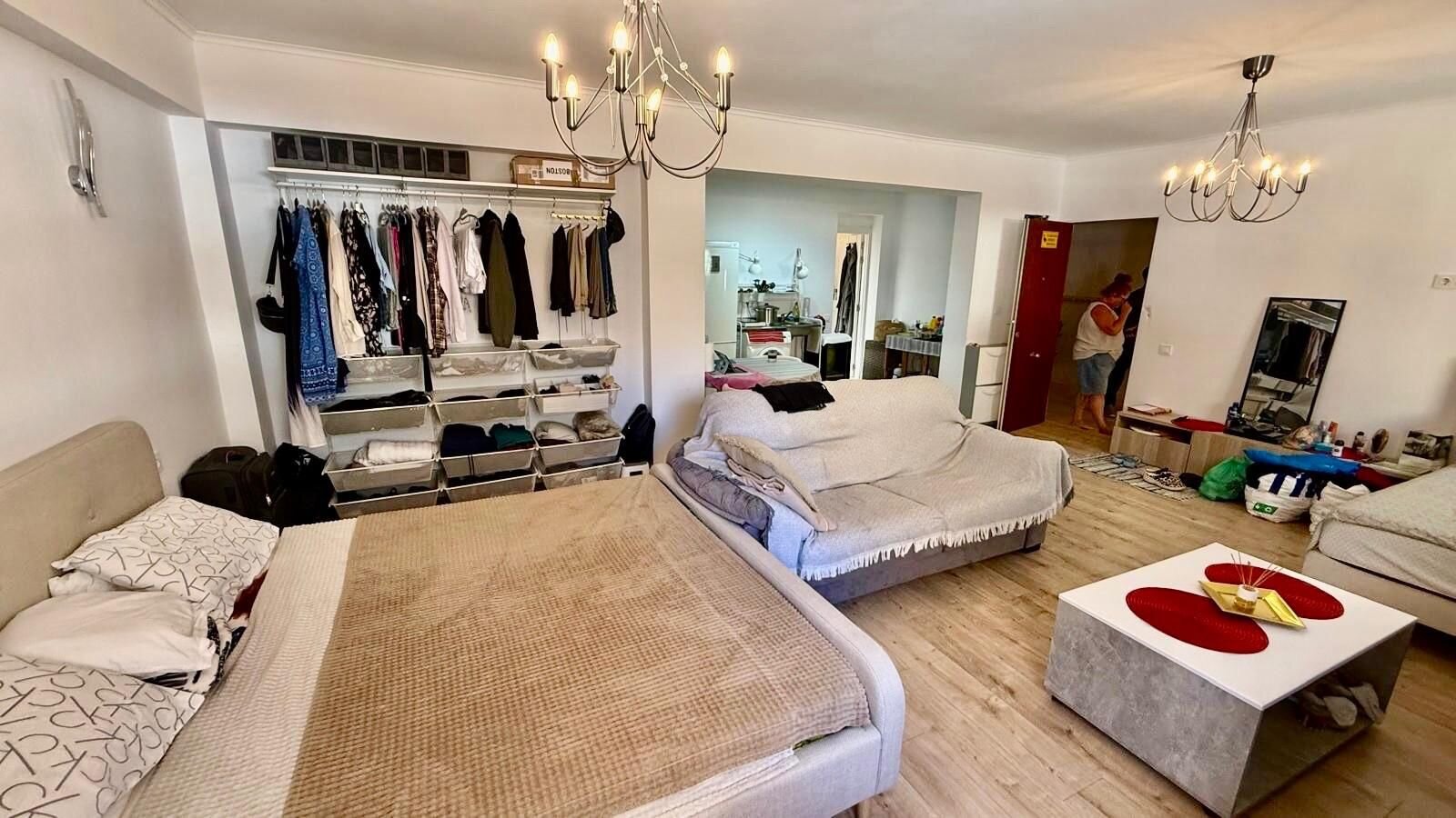 2-Bedroom Apartment in Estacion de Autobuses, Torrevieja - Image 3