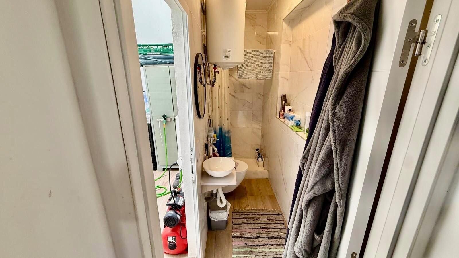2-Bedroom Apartment in Estacion de Autobuses, Torrevieja - Image 9