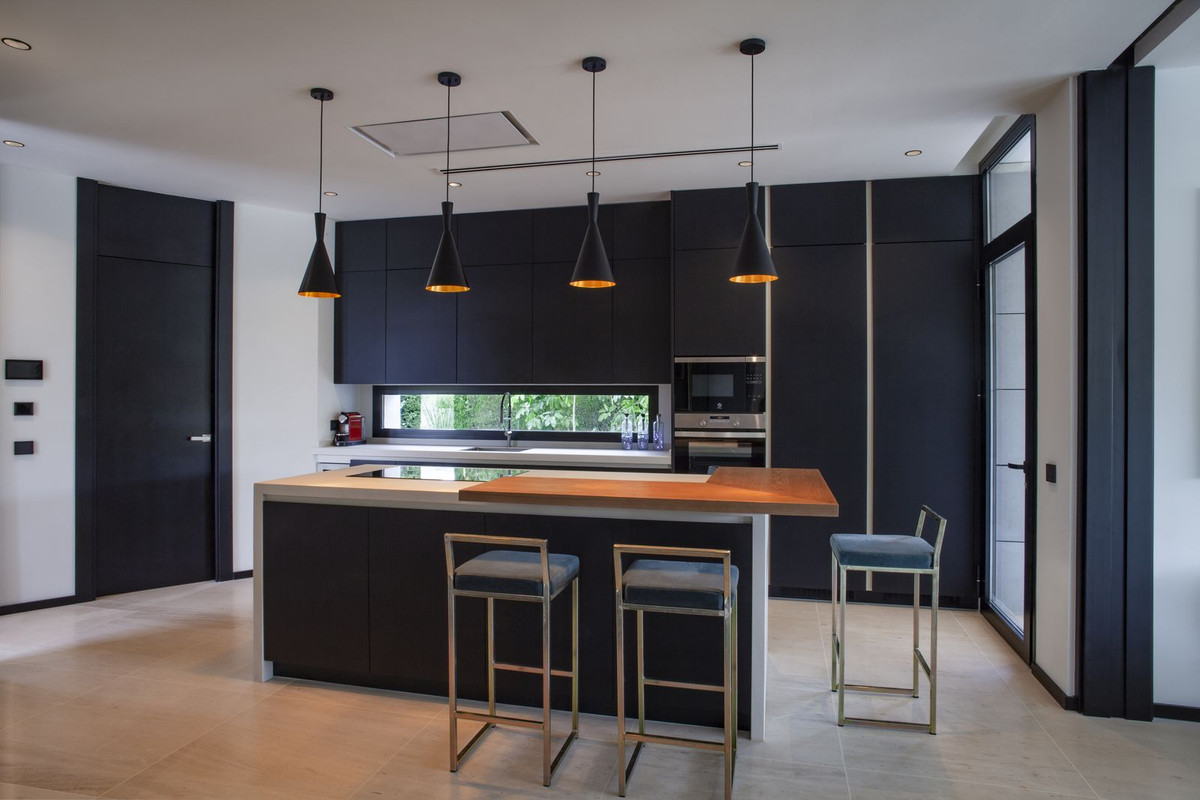 7-Bedroom Villa in Marbella | Sunny Casas - Costa Blanca... - Image 11