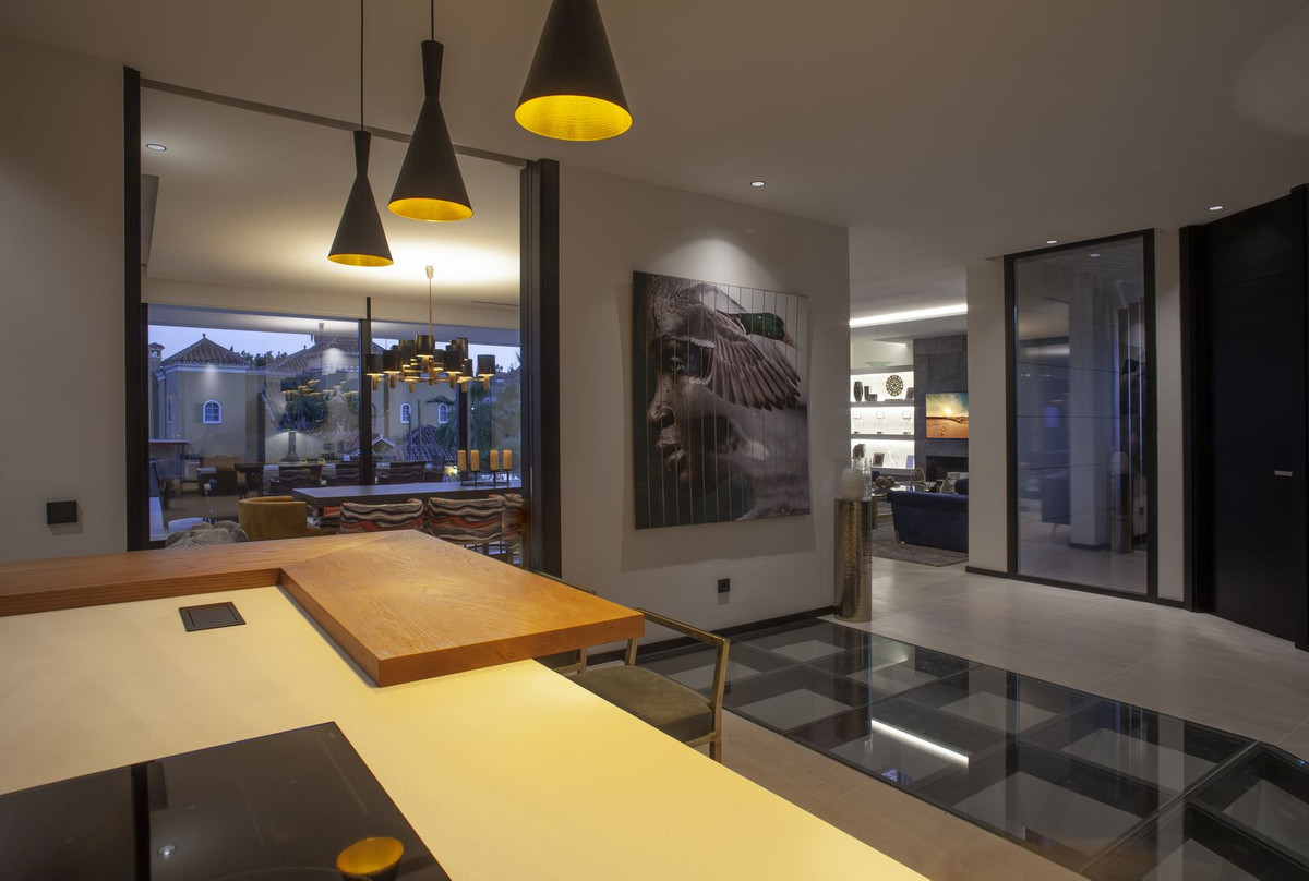 7-Bedroom Villa in Marbella | Sunny Casas - Costa Blanca... - Image 13