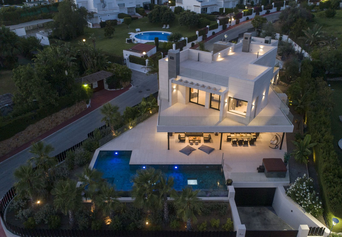 7-Bedroom Villa in Marbella | Sunny Casas - Costa Blanca... - Image 3