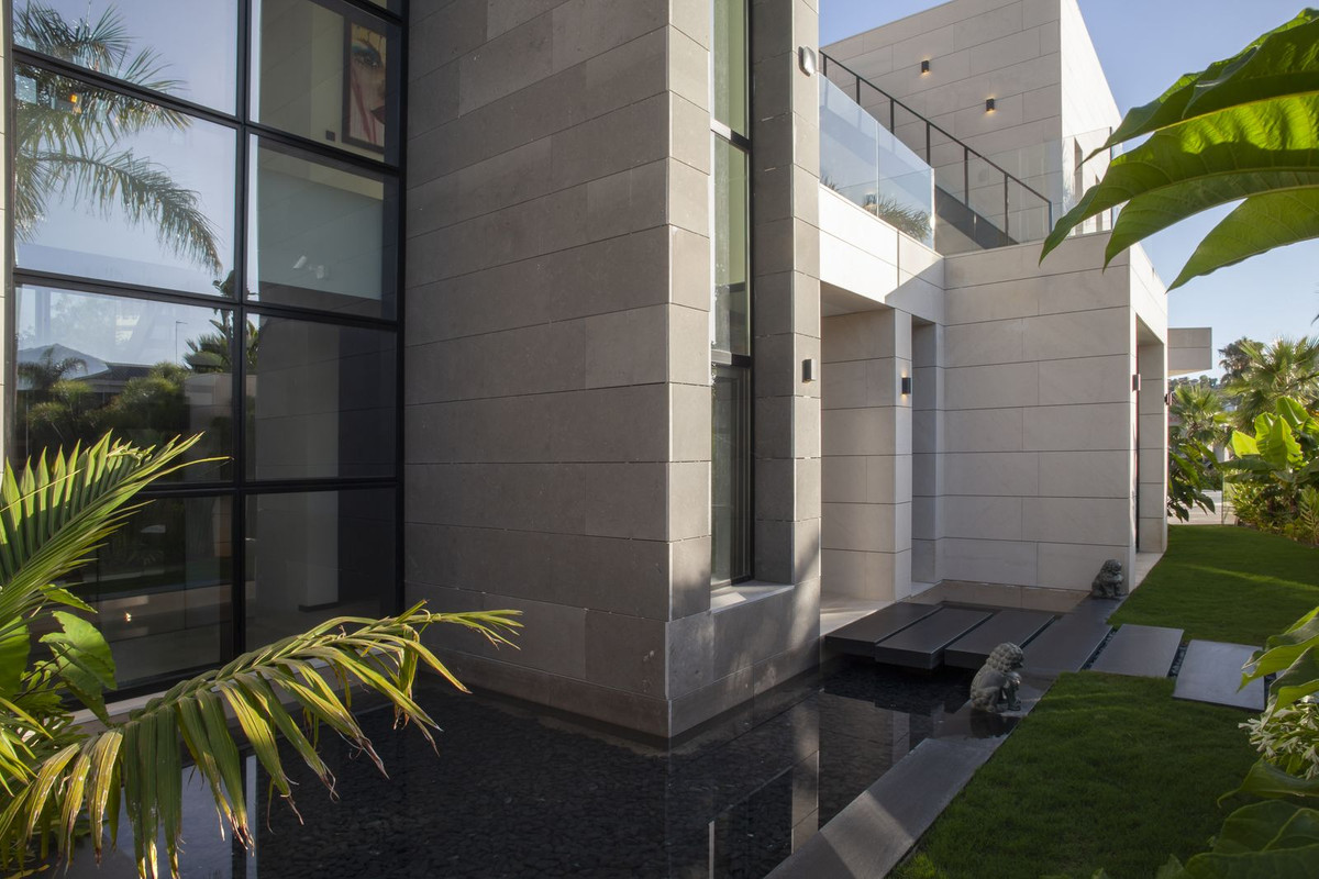 7-Bedroom Villa in Marbella | Sunny Casas - Costa Blanca... - Image 31