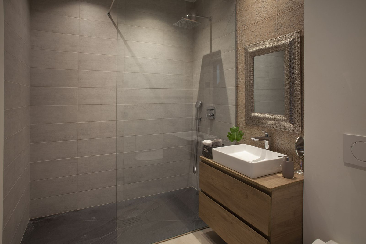 7-Bedroom Villa in Marbella | Sunny Casas - Costa Blanca... - Image 39