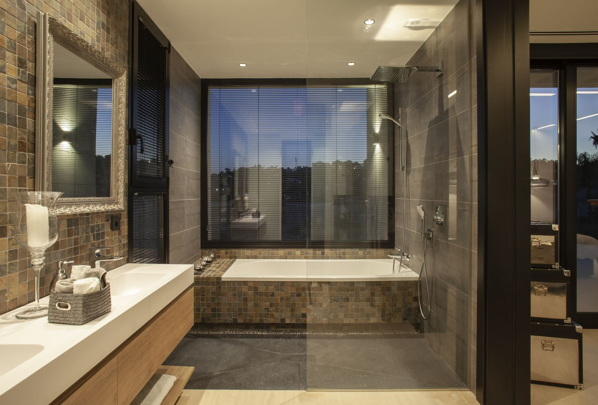 7-Bedroom Villa in Marbella | Sunny Casas - Costa Blanca... - Image 44