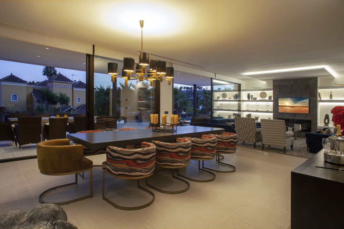 7-Bedroom Villa in Marbella | Sunny Casas - Costa Blanca... - Image 8
