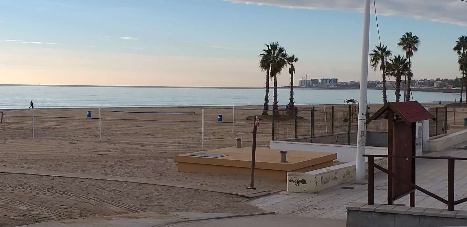 2-Bedroom Apartment in Parque de las Naciones, Torrevieja - Image 6