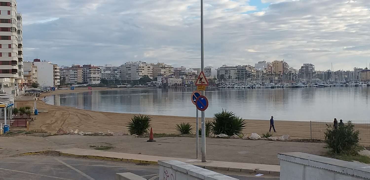 2-Bedroom Apartment in Parque de las Naciones, Torrevieja - Image 7