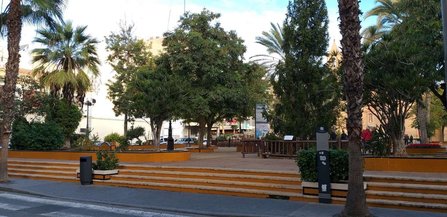 2-Bedroom Apartment in Parque de las Naciones, Torrevieja - Image 9