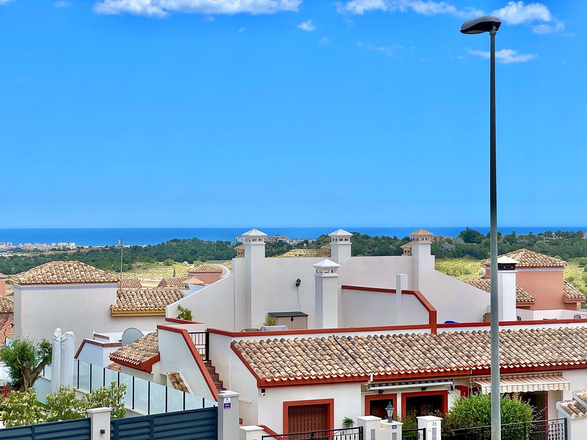4-Bedroom Villa in Bellavista, San Miguel de Salinas - Image 11