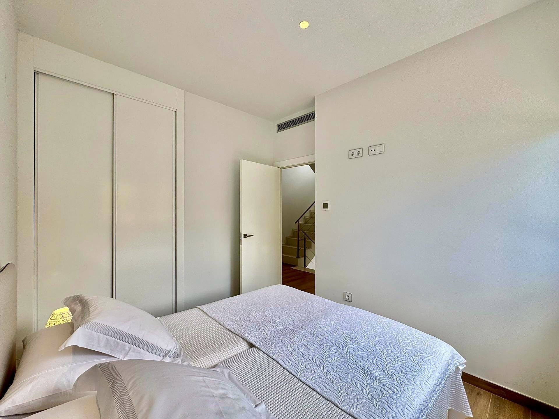 4-Bedroom Villa in Bellavista, San Miguel de Salinas - Image 20