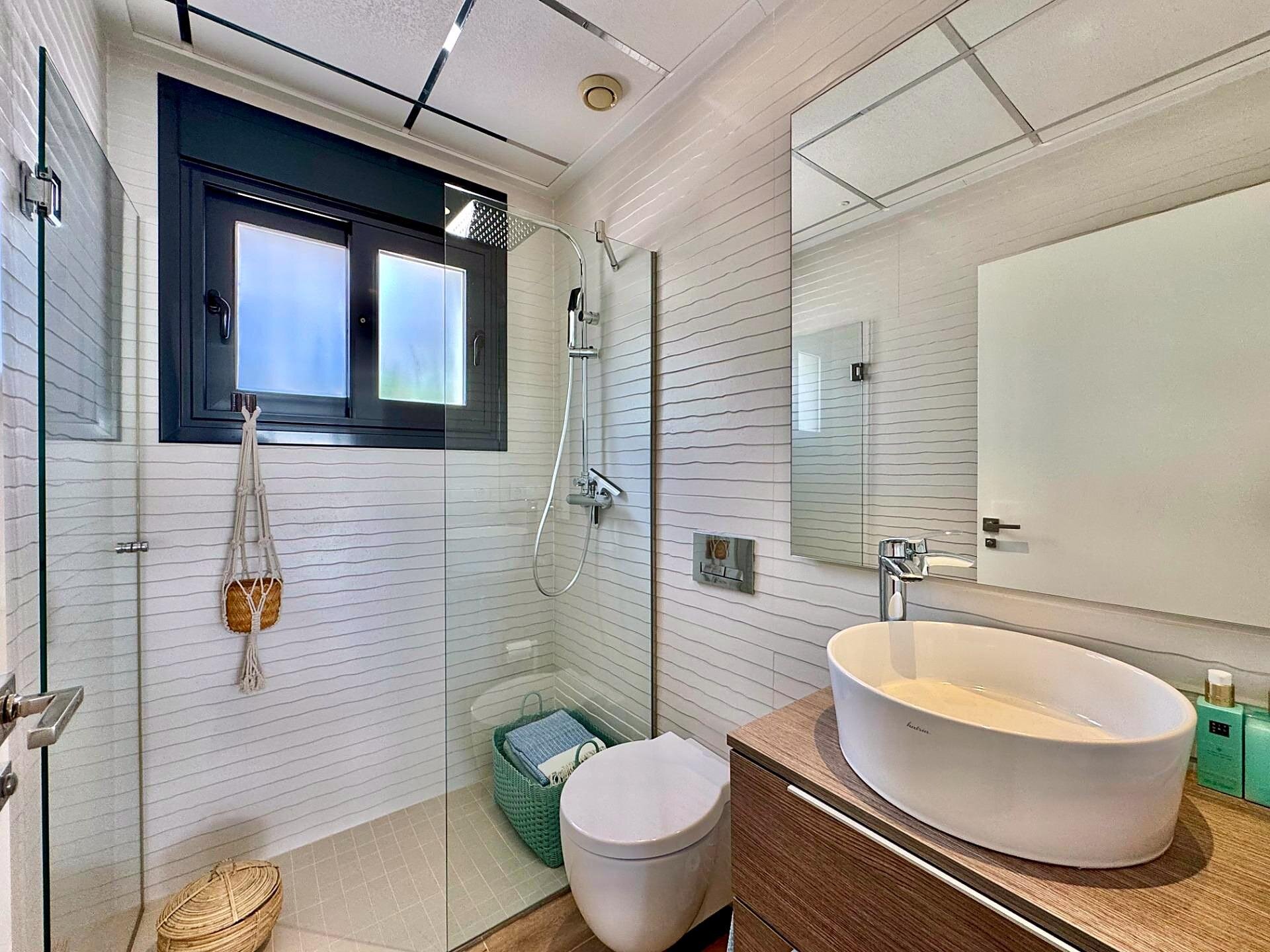 4-Bedroom Villa in Bellavista, San Miguel de Salinas - Image 29