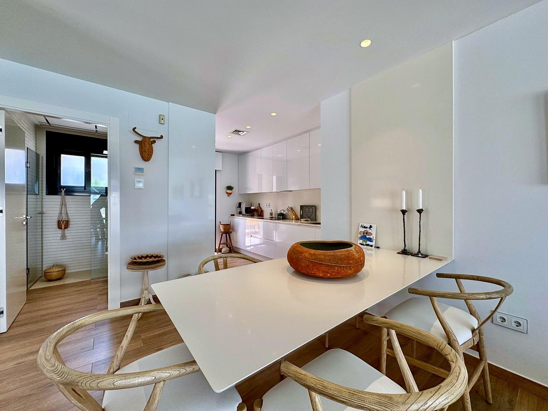 4-Bedroom Villa in Bellavista, San Miguel de Salinas - Image 33