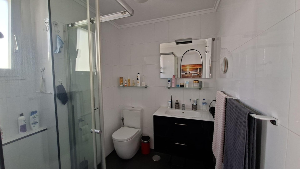 3-Bedroom Middle Floor Apartment in  Torrevieja | Sunny C... - Image 19