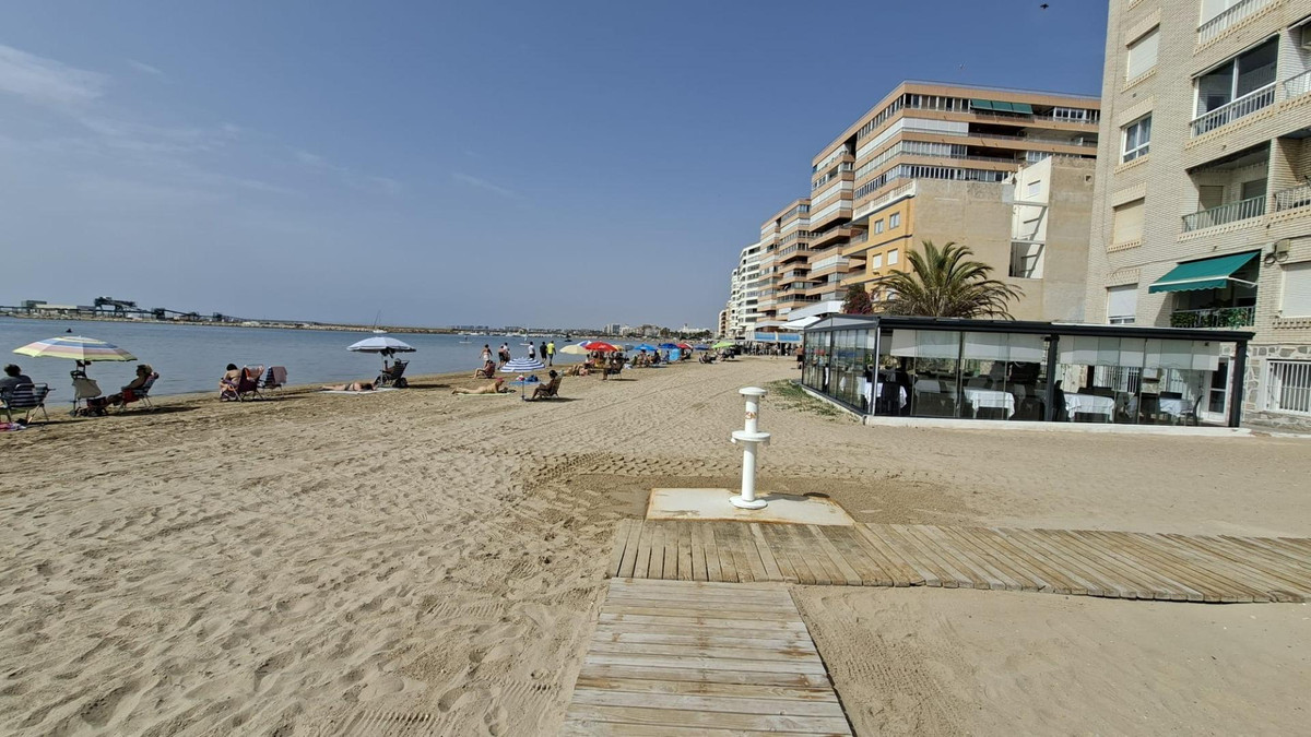 3-Bedroom Middle Floor Apartment in  Torrevieja | Sunny C... - Image 23