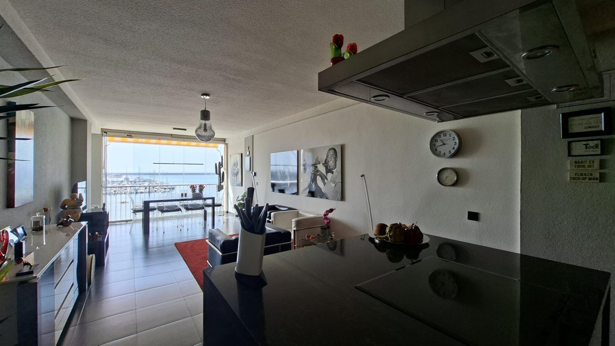 3-Bedroom Middle Floor Apartment in  Torrevieja | Sunny C... - Image 3