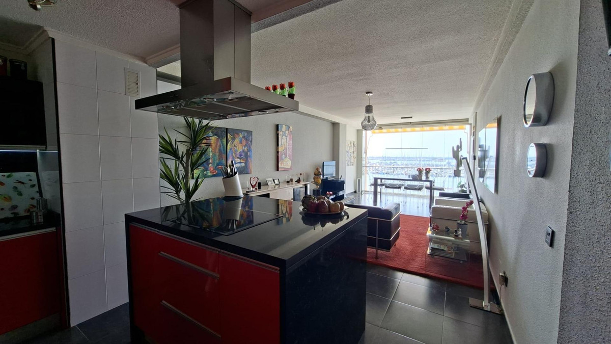 3-Bedroom Middle Floor Apartment in  Torrevieja | Sunny C... - Image 4