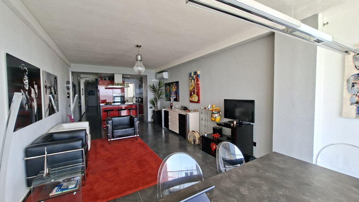 3-Bedroom Middle Floor Apartment in  Torrevieja | Sunny C... - Image 8