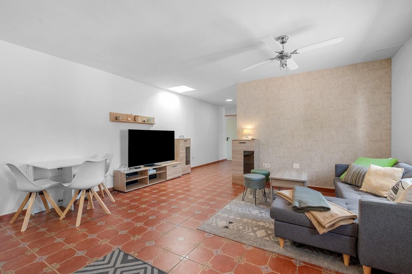 6-Bedroom Villa in Centro de la Ciudad Quesada, Rojales - Image 5