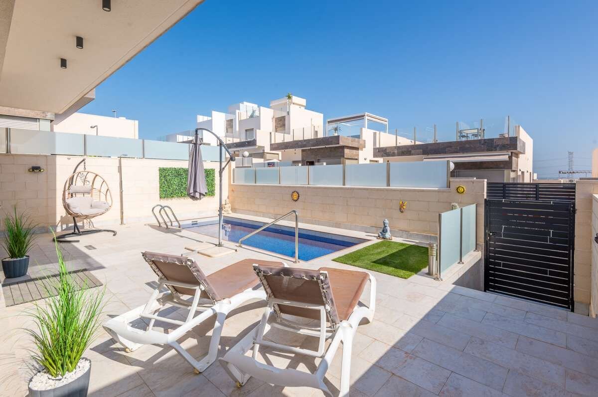 Villa met 3 Slaapkamers in Lomas de Cabo Roig, Orihuela Costa - Image 15