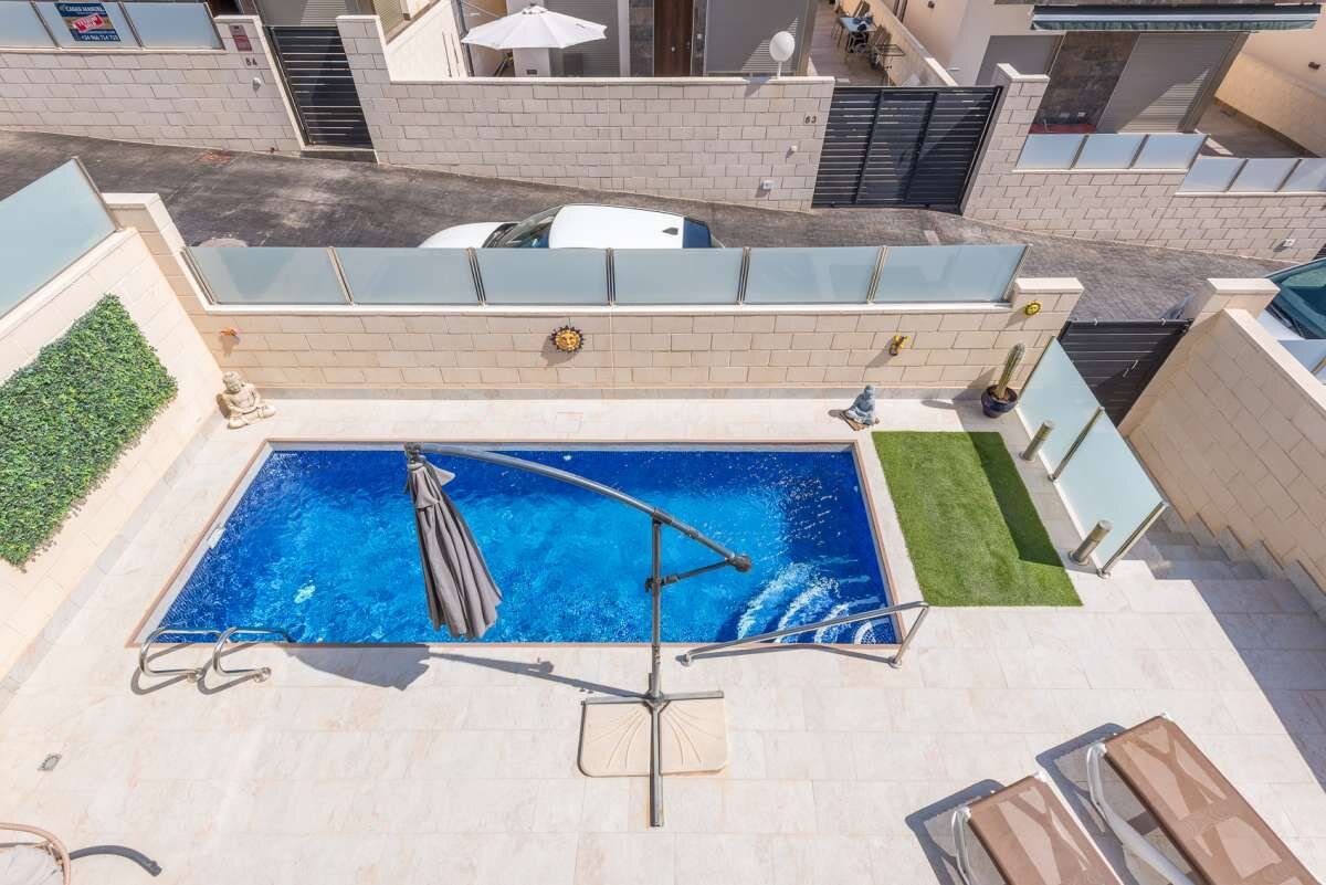 Villa met 3 Slaapkamers in Lomas de Cabo Roig, Orihuela Costa - Image 20