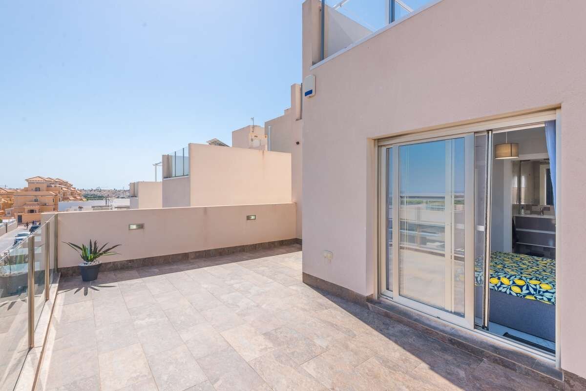 Villa met 3 Slaapkamers in Lomas de Cabo Roig, Orihuela Costa - Image 21