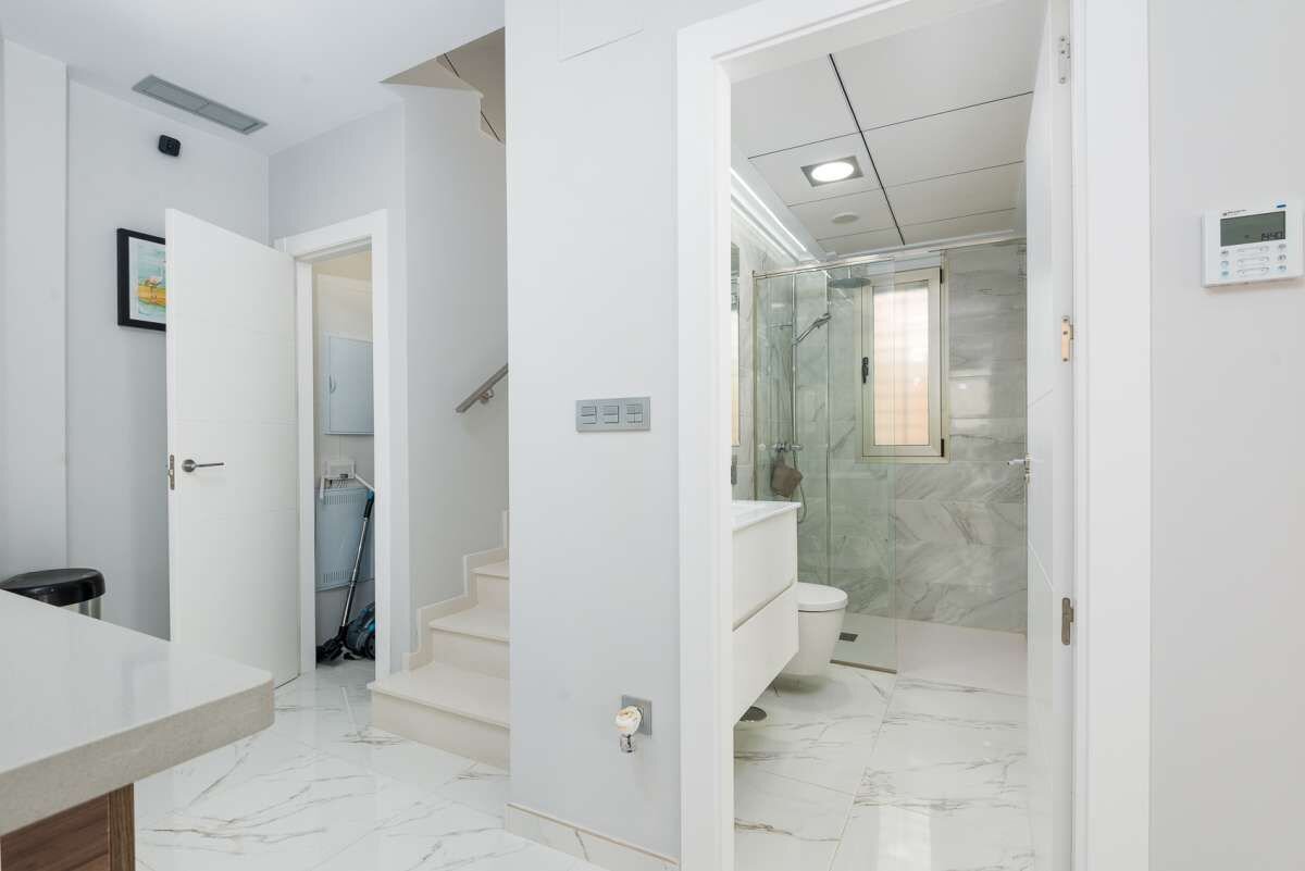 Villa met 3 Slaapkamers in Lomas de Cabo Roig, Orihuela Costa - Image 33