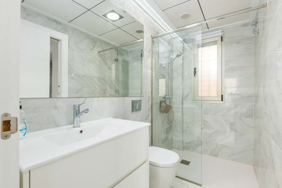 Villa met 3 Slaapkamers in Lomas de Cabo Roig, Orihuela Costa - Image 34
