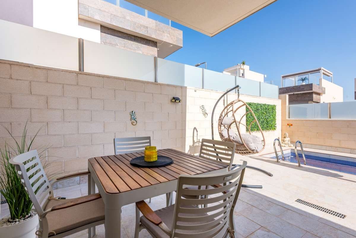 Villa met 3 Slaapkamers in Lomas de Cabo Roig, Orihuela Costa - Image 4