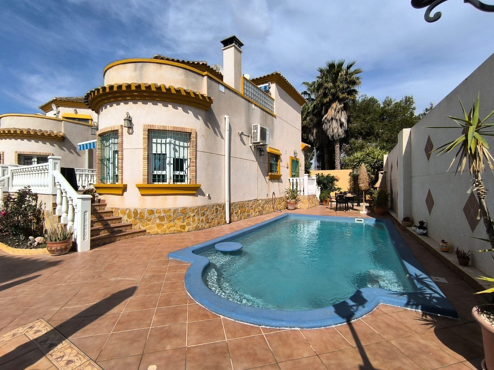 3-Bedroom Villa in Urbanizaciones, Guardamar del Segura - Image 3