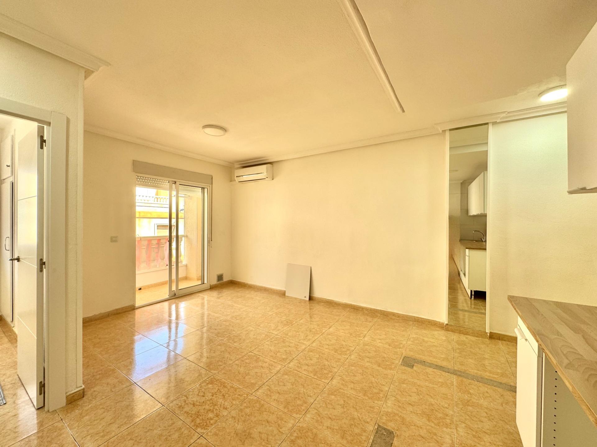 2-Bedroom Apartment in Torrevieja - Image 1