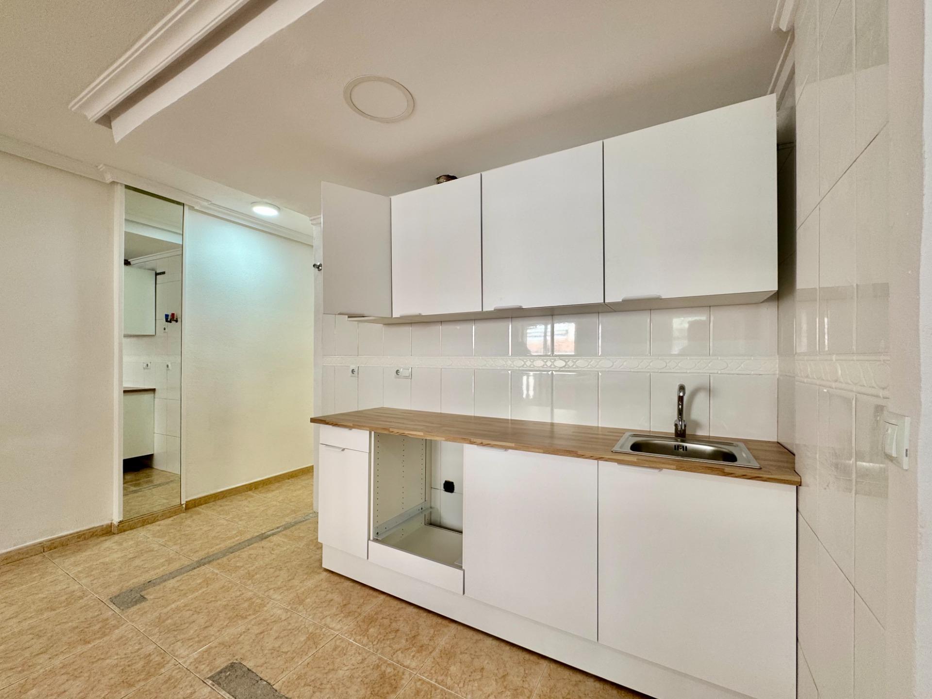 2-Bedroom Apartment in Torrevieja - Image 15