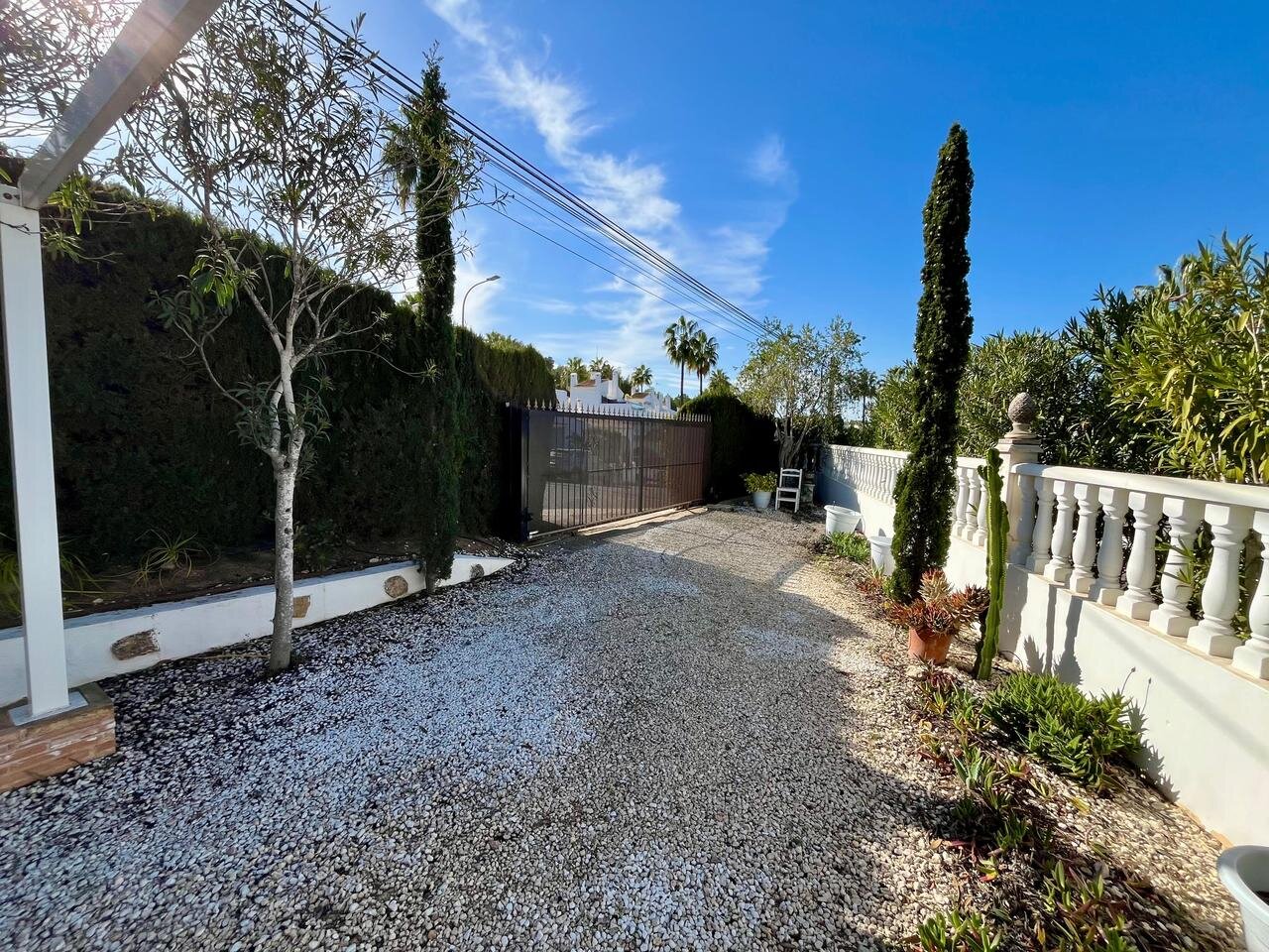 4-Bedroom Villa in Villamartin, Orihuela Costa - Image 25