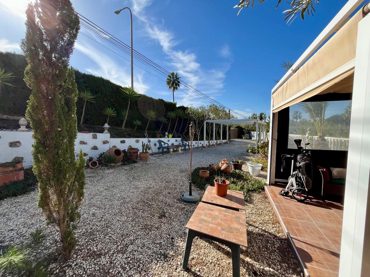 4-Bedroom Villa in Villamartin, Orihuela Costa - Image 28