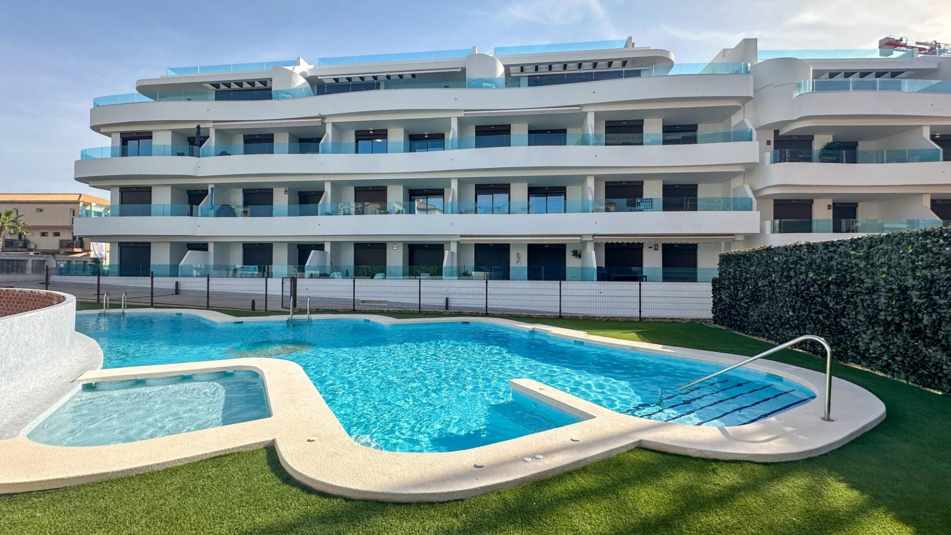 2-Bedroom Apartment in La Zenia, Orihuela Costa - Image 2