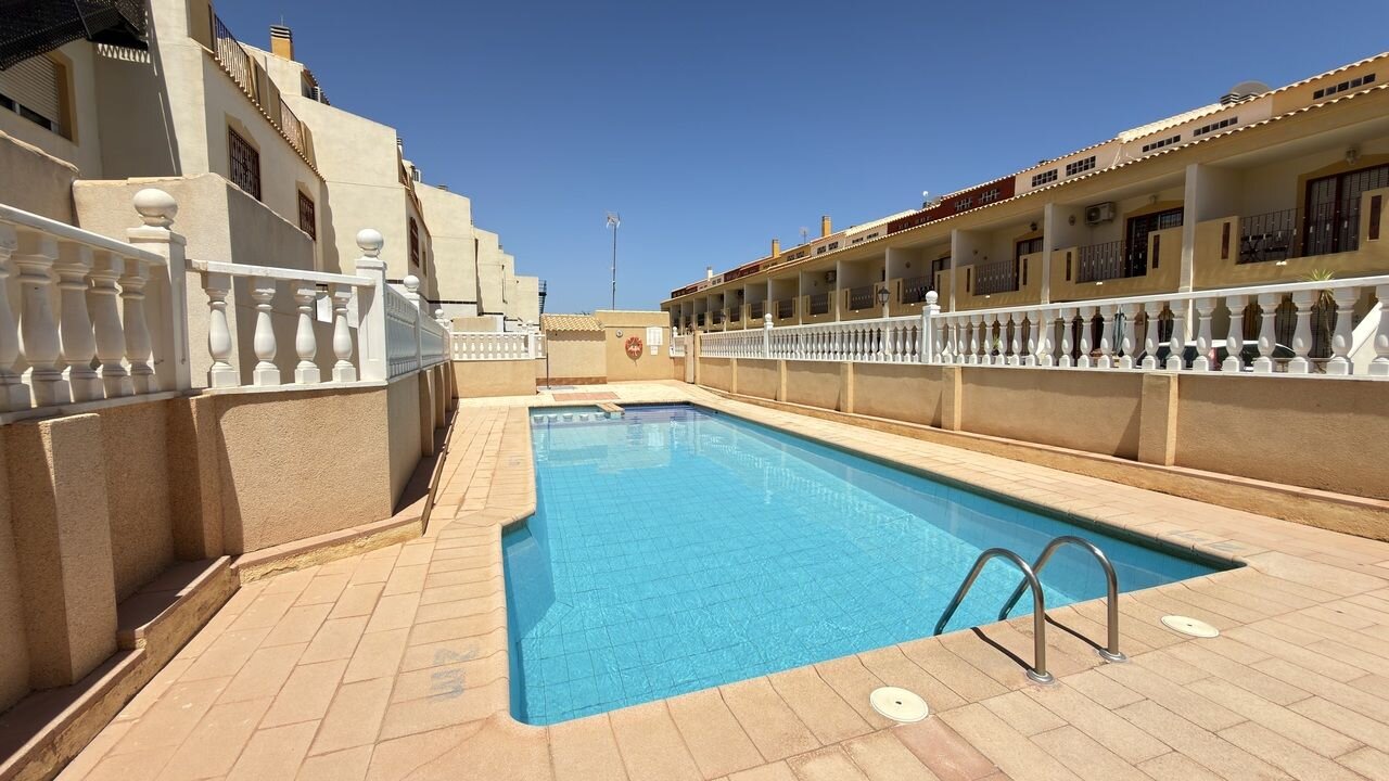 3-Zimmer Haus in La Zenia, Orihuela Costa - Image 3