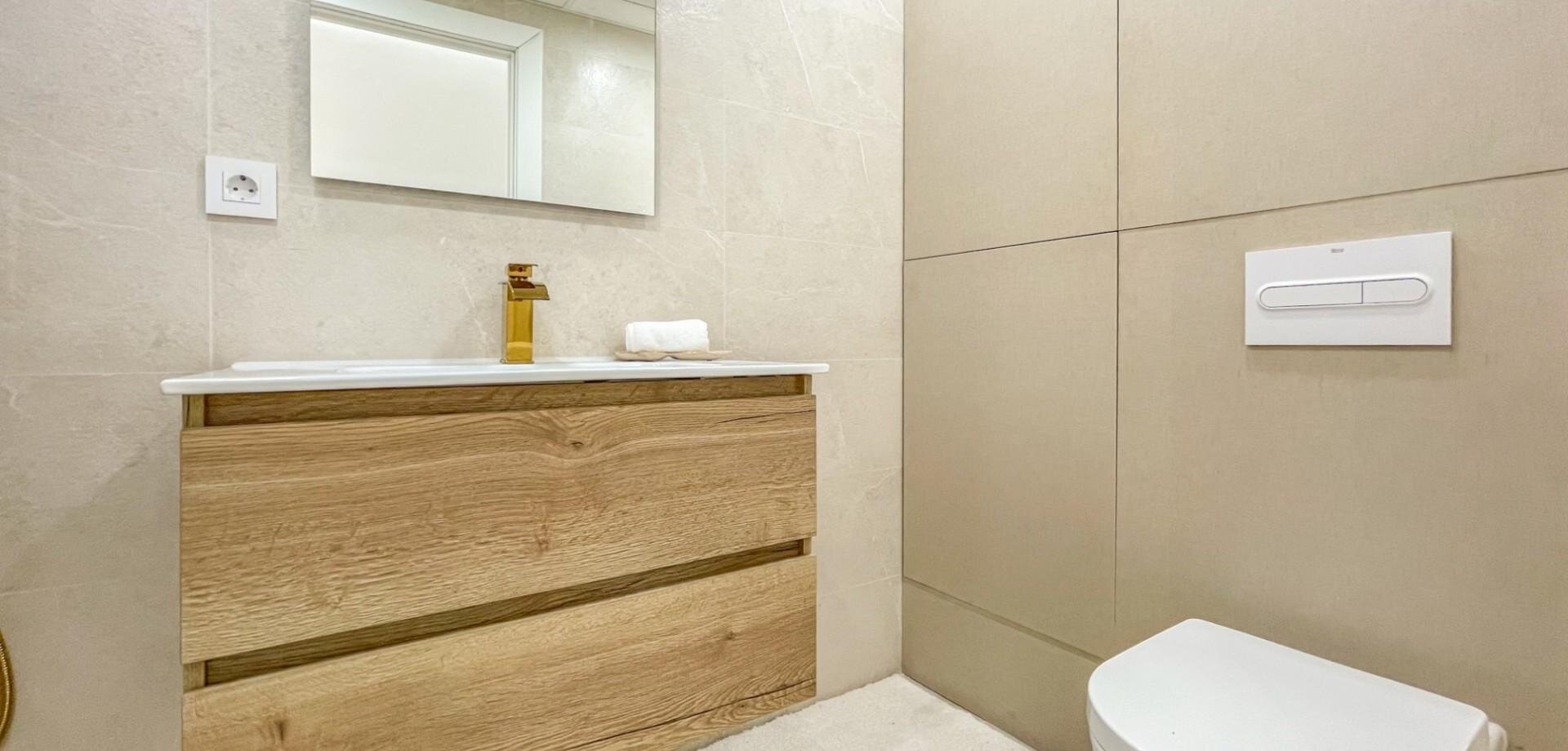 2-Bedroom Apartment in Acequion, Torrevieja - Image 15