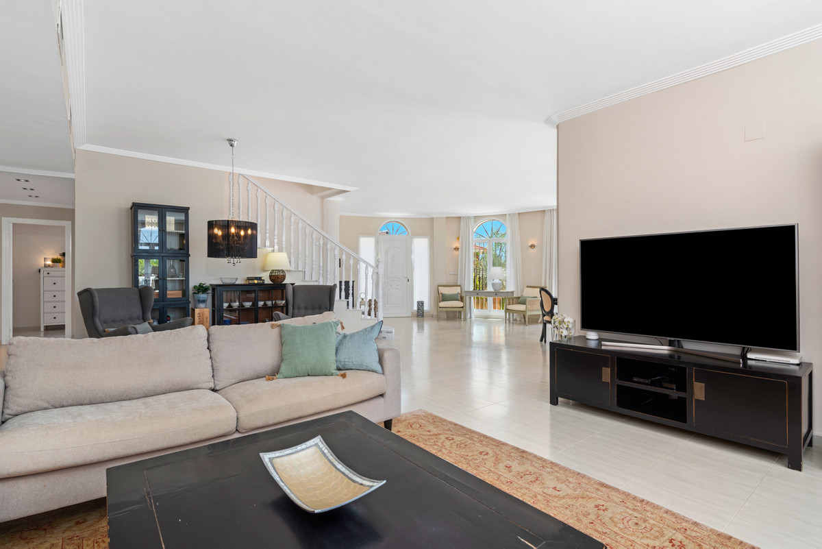 4-Bedroom Detached House in Ciudad Quesada, Rojales | Sun... - Image 11