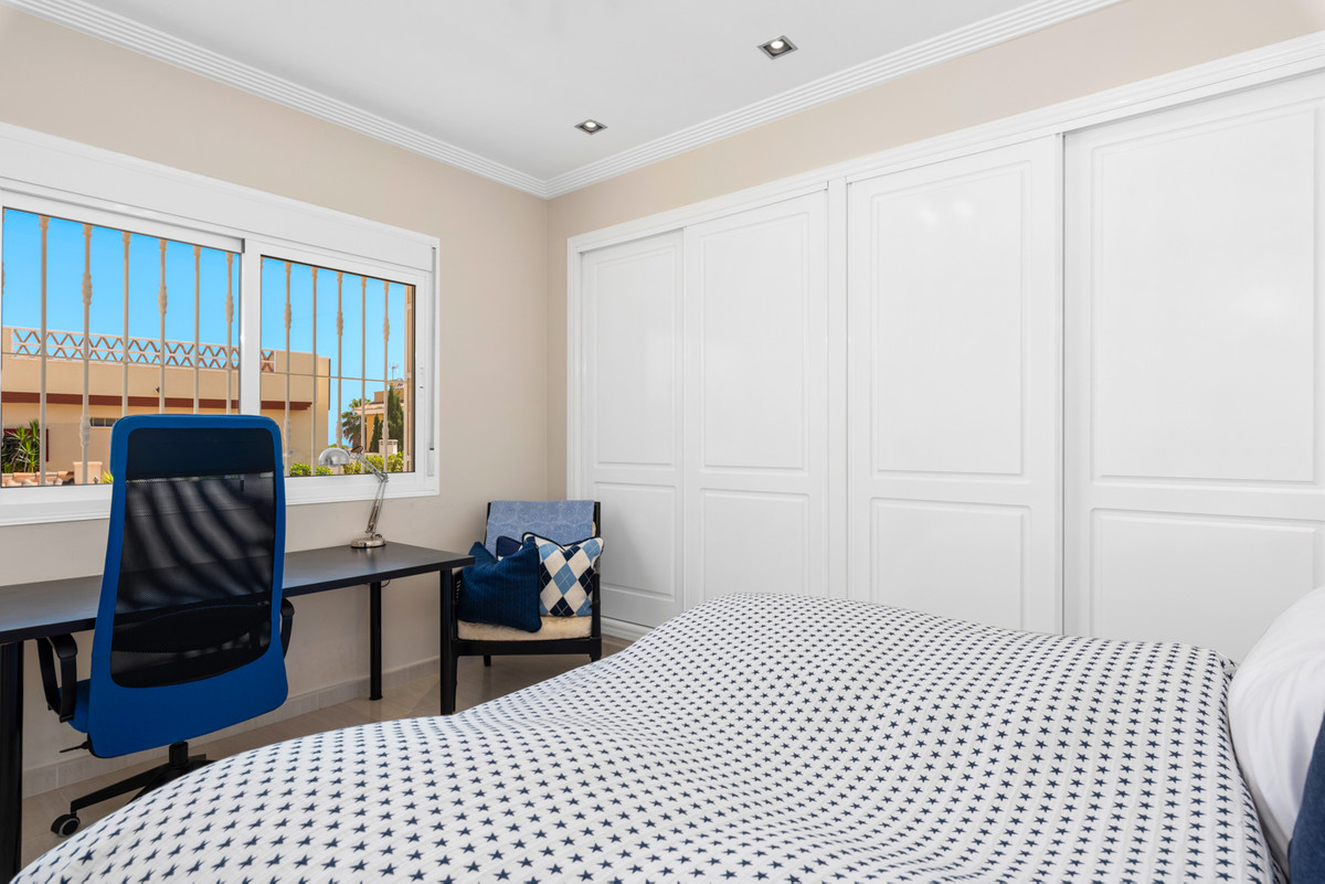 4-Bedroom Detached House in Ciudad Quesada, Rojales | Sun... - Image 17