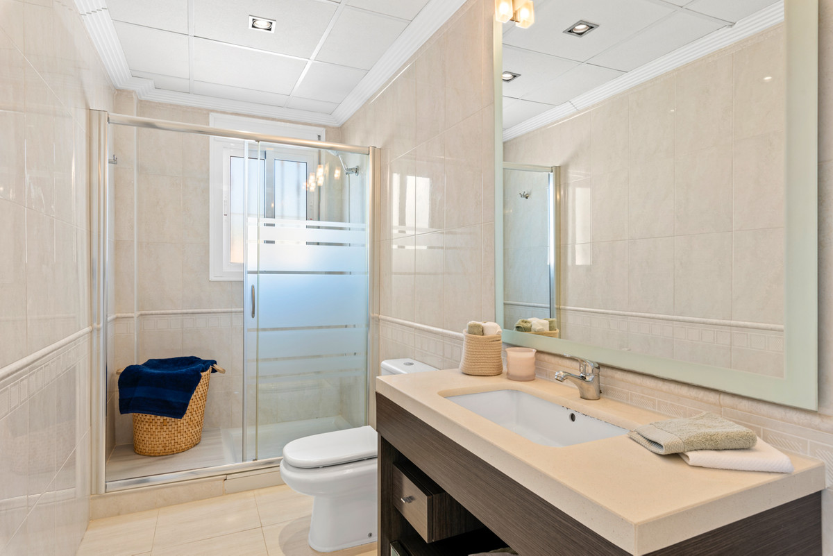 4-Bedroom Detached House in Ciudad Quesada, Rojales | Sun... - Image 18