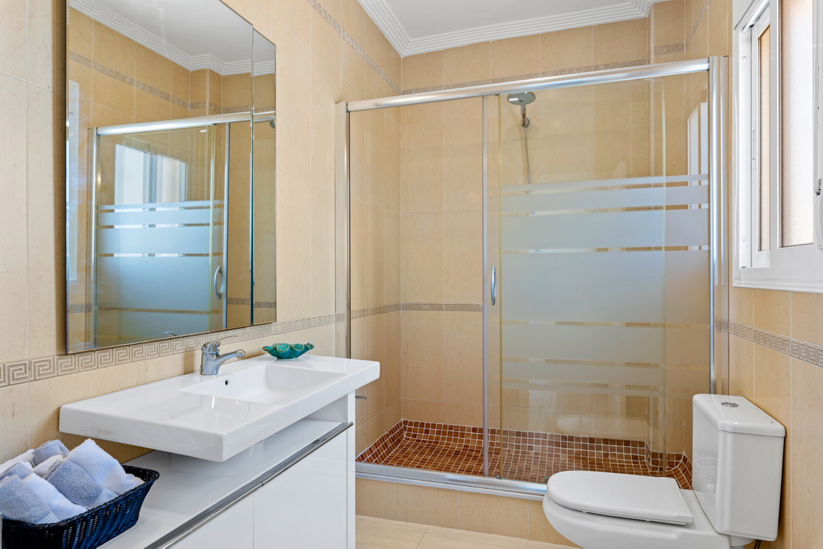 4-Bedroom Detached House in Ciudad Quesada, Rojales | Sun... - Image 21