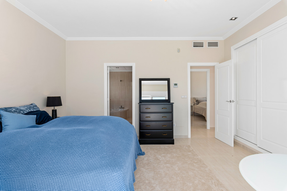 4-Bedroom Detached House in Ciudad Quesada, Rojales | Sun... - Image 25