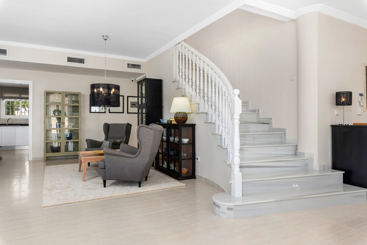 4-Bedroom Detached House in Ciudad Quesada, Rojales | Sun... - Image 6