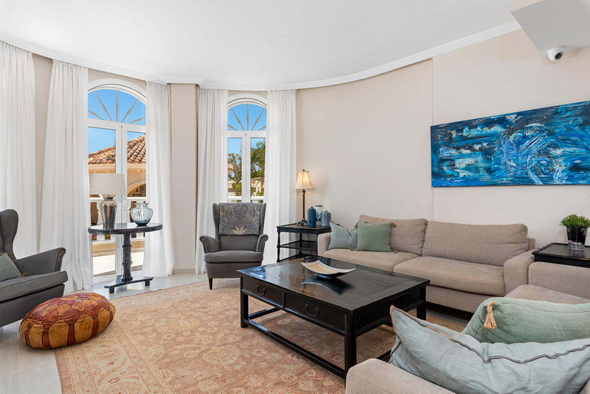 4-Bedroom Detached House in Ciudad Quesada, Rojales | Sun... - Image 9