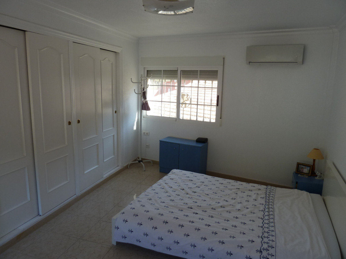 3-Bedroom Semi-Detached House in Rojales | Sunny Casas -... - Image 11