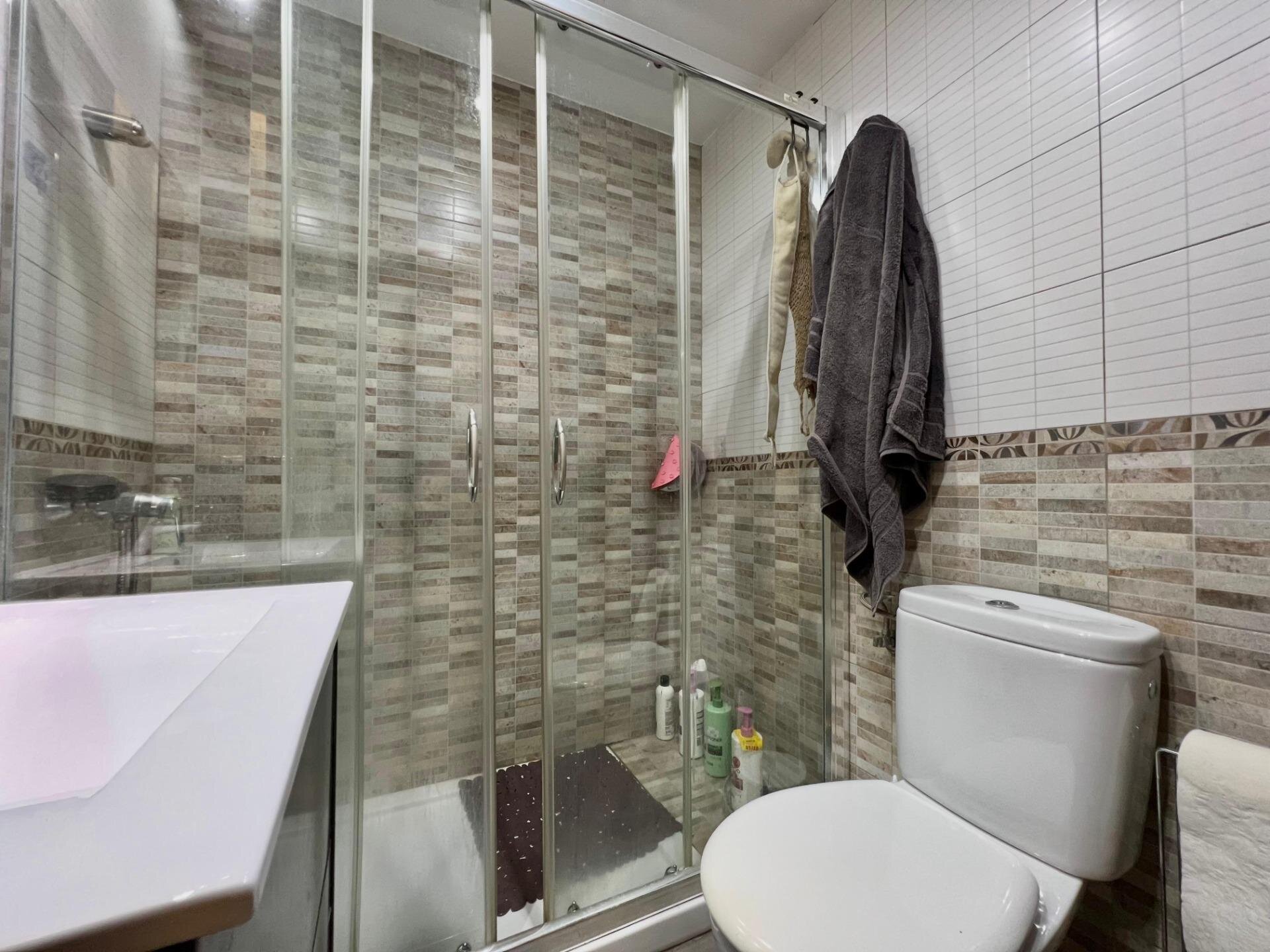 4-Bedroom Apartment in Centro, Torrevieja - Image 29